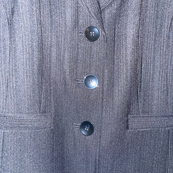 NWT Ladies Size 4 Black 2 pc pant suit. - Picture 2 of 10